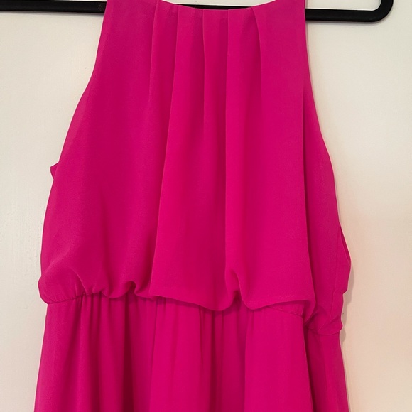 Fun and flirty hot pink dress - Picture 3 of 5